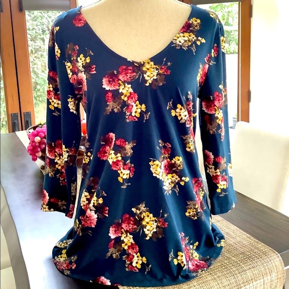 nine britton Tops - Flowered blouse 3/4 sleeve v-back